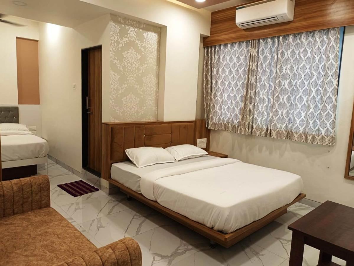 Sai Sagar Lodging & Boarding Ulhasnagar Ngoại thất bức ảnh