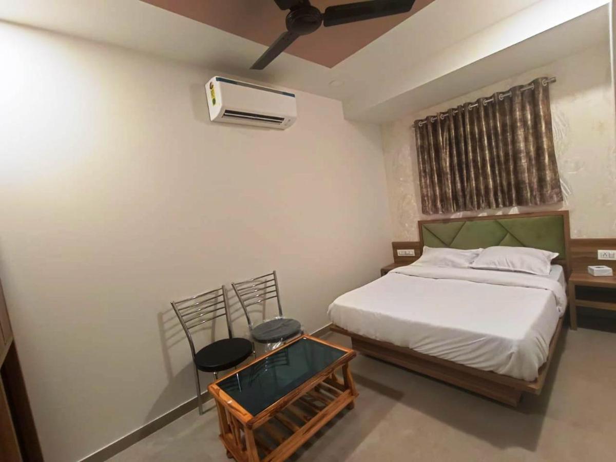 Sai Sagar Lodging & Boarding Ulhasnagar Ngoại thất bức ảnh
