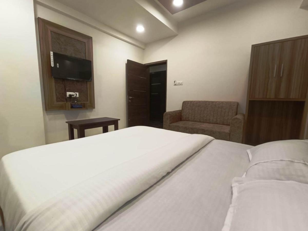 Sai Sagar Lodging & Boarding Ulhasnagar Ngoại thất bức ảnh